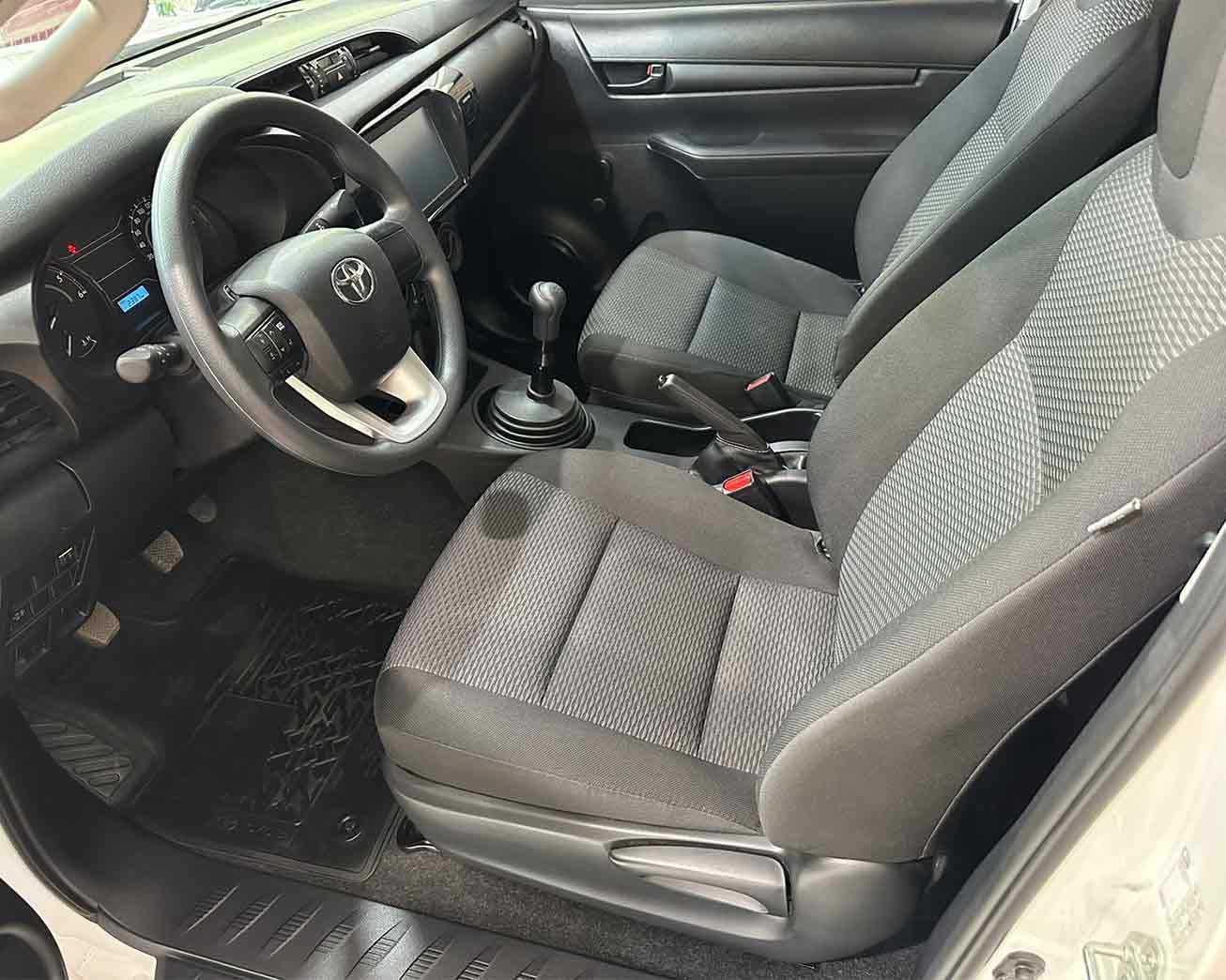  Toyota Hilux