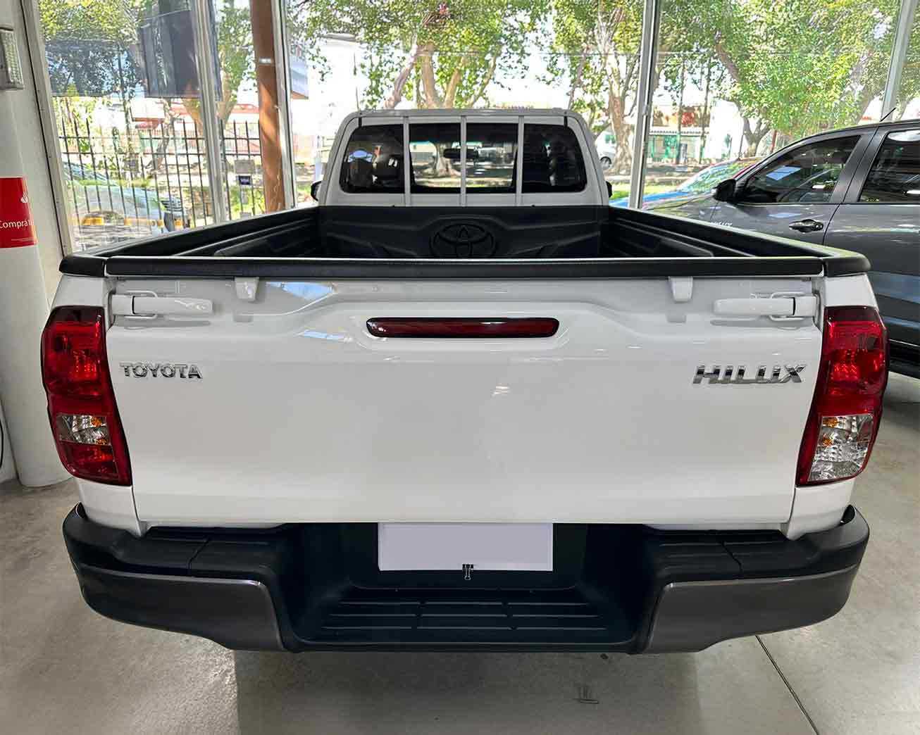  Toyota Hilux