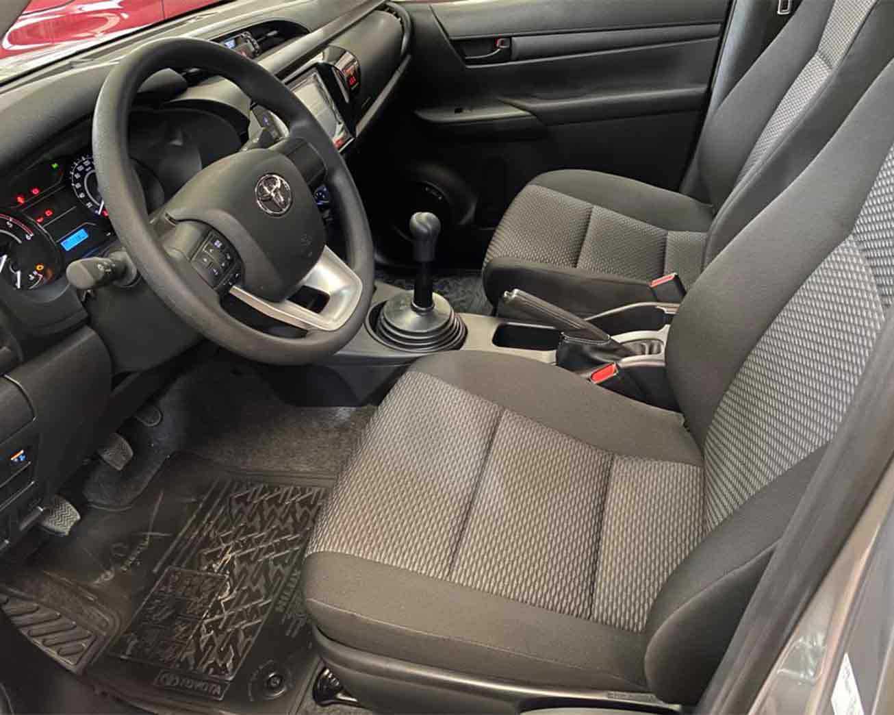  Toyota Hilux