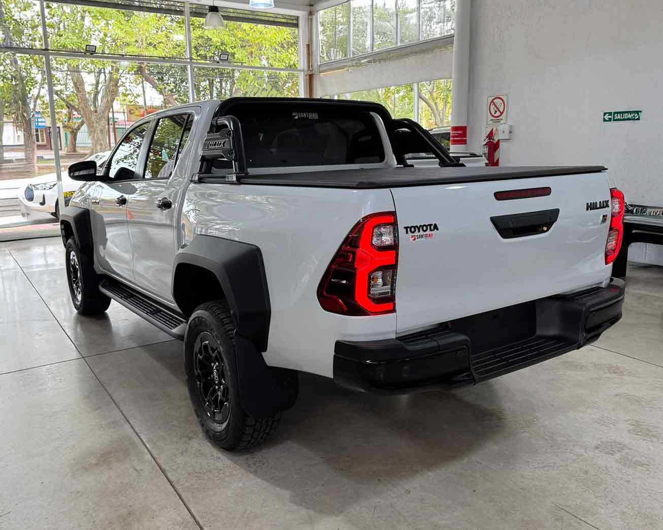 Toyota Hilux