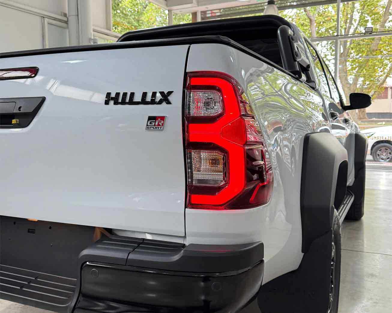  Toyota Hilux