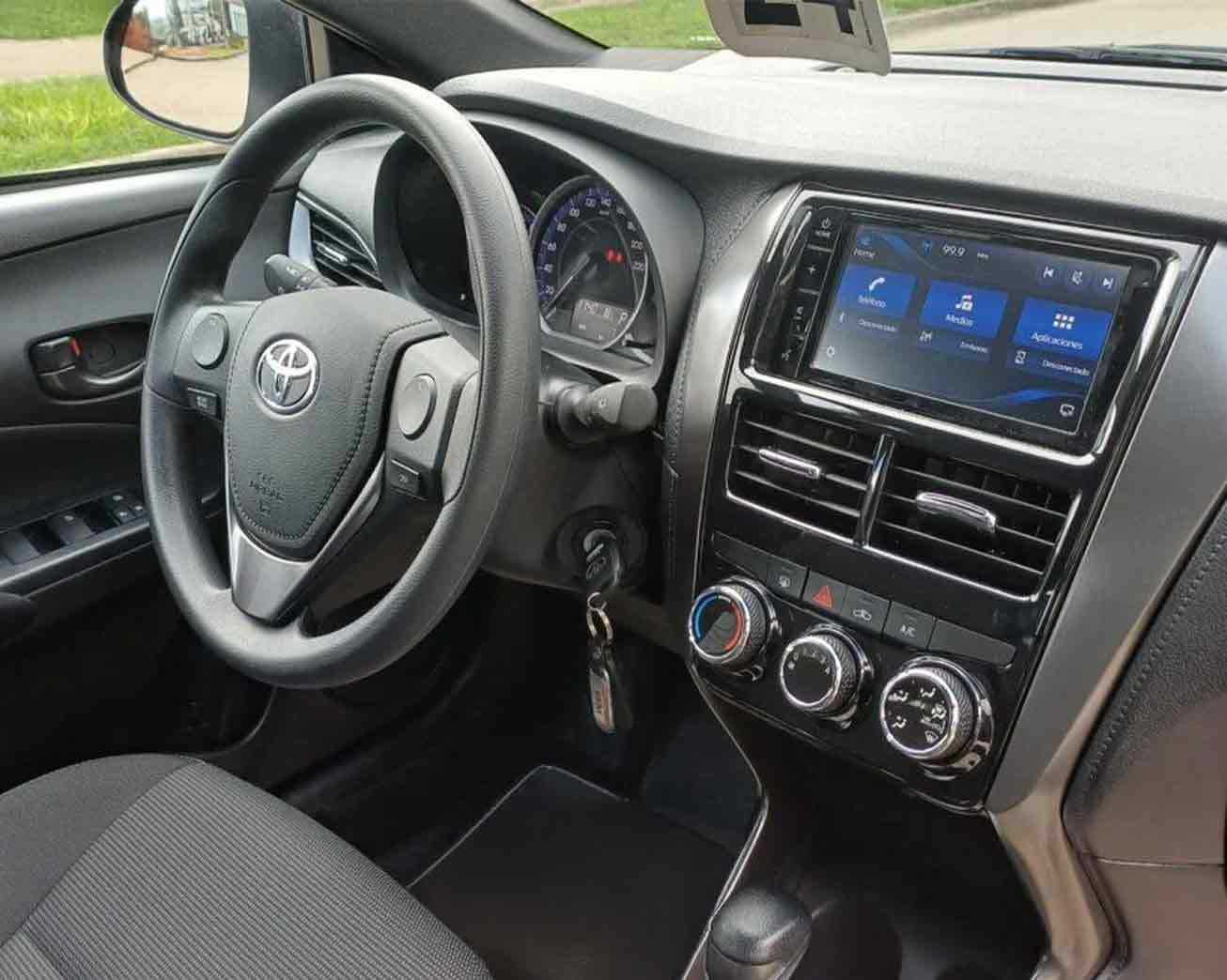  Toyota Yaris